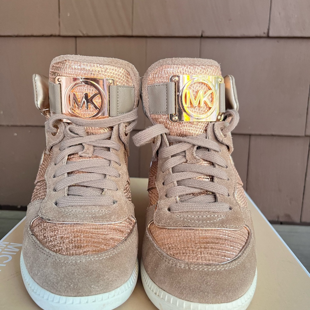 Hello Michael Kors Wedge Sneakers!!